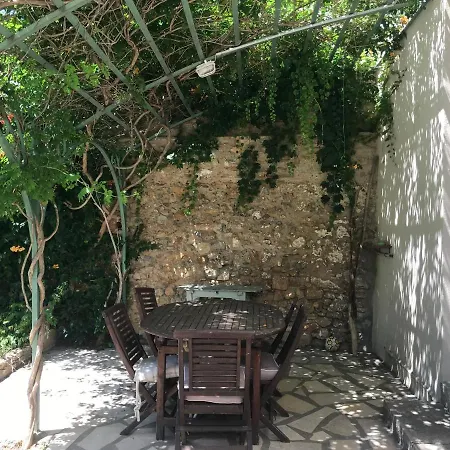 La Casa Deva - Maison D Artistes Couette-café Montredon-des-Corbieres